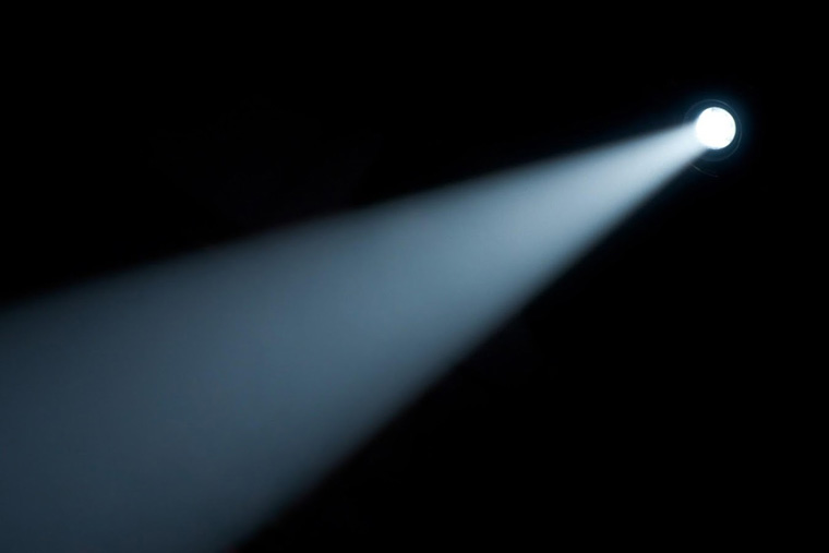 光的衰減是盡頭嗎，光子衰減定律