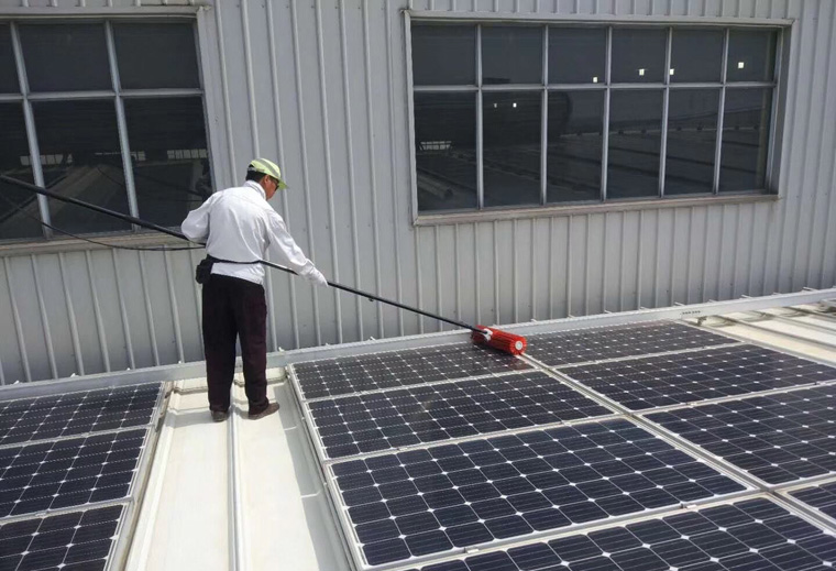 光伏發電怎么清洗，光伏板清潔要斷電嗎